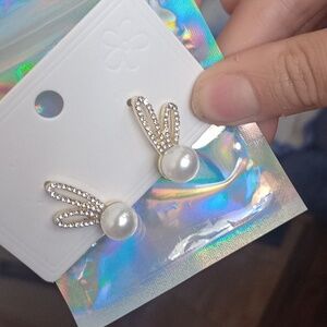 ♥️B Individually $10 Or Bundle 5/$20 Gold and Pearl Easter Earrings